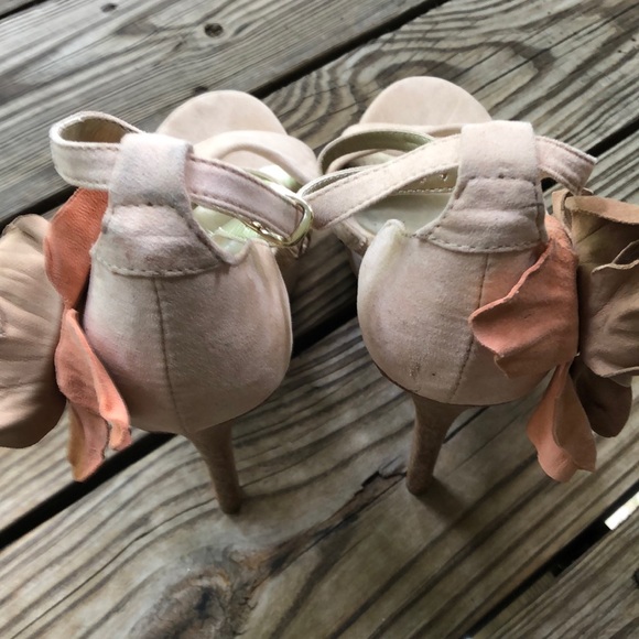 Fergie Corsage Open Toe Strappy Platform Sandal 10 - Picture 6 of 8